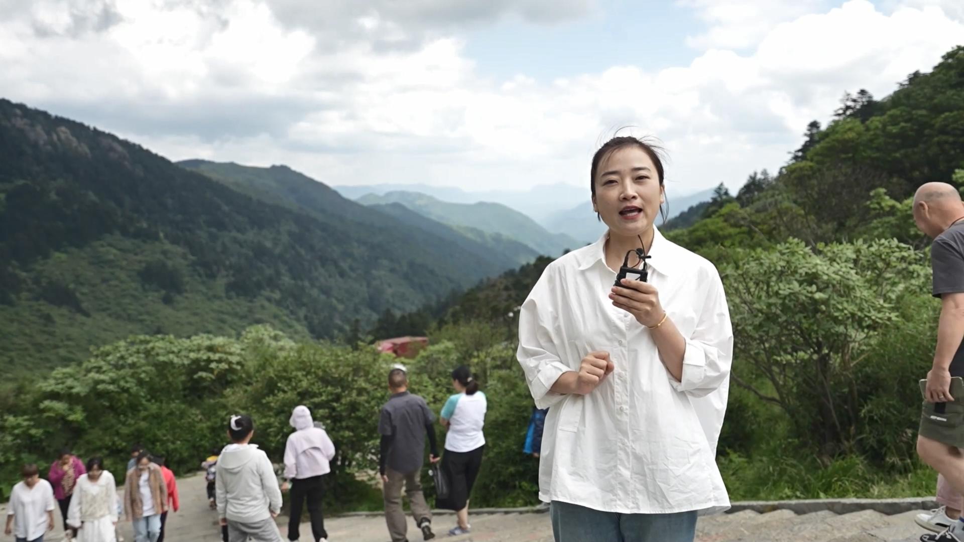 圖4：外景老師張?jiān)埔?jpg